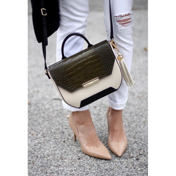 Nine West Shoes - Nine West Nude Kitten Heels